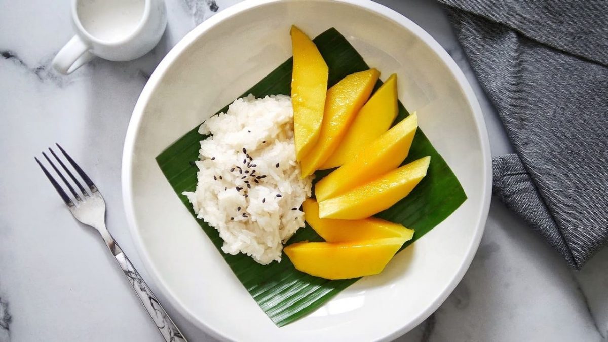 Resep Rahasia Surga Tropis dalam Segelas Mango Sticky Rice Smoothie