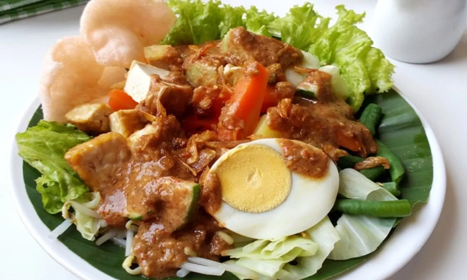 GadoGado Jakarta Petualangan Rasa dalam Sedapnya Bumbu Kacang Legendaris