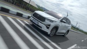 Innova Tak Tergoyahkan? 20 Mobil Terlaris Mei 2025 di Indonesia