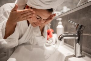 Rahasia Kulit Sehat? Dokter Rekomendasikan Sabun Cuci Muka Gentle